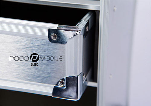 Megapoint Megapoint Pedicuremotor Koffer PodoMobile Maxi op Wieltjes Zilver